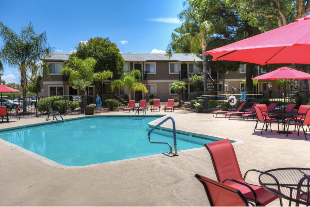 Dasmen Takes 4 in Tucson